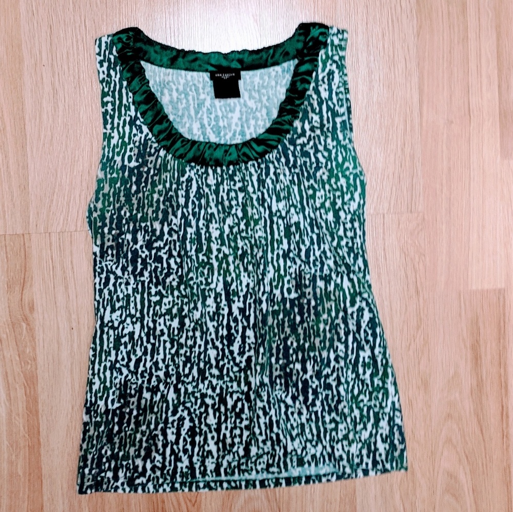 Ann Taylor Green Patterned Tank